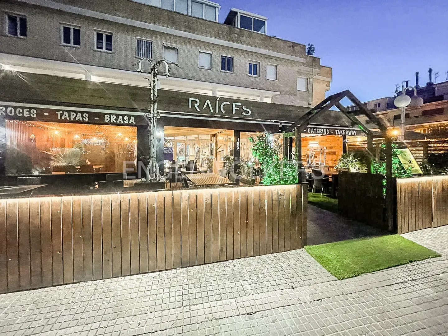 Passeig Marítim, Castelldefels, Barcelona for lease Interior Photo- Image 1 of 17