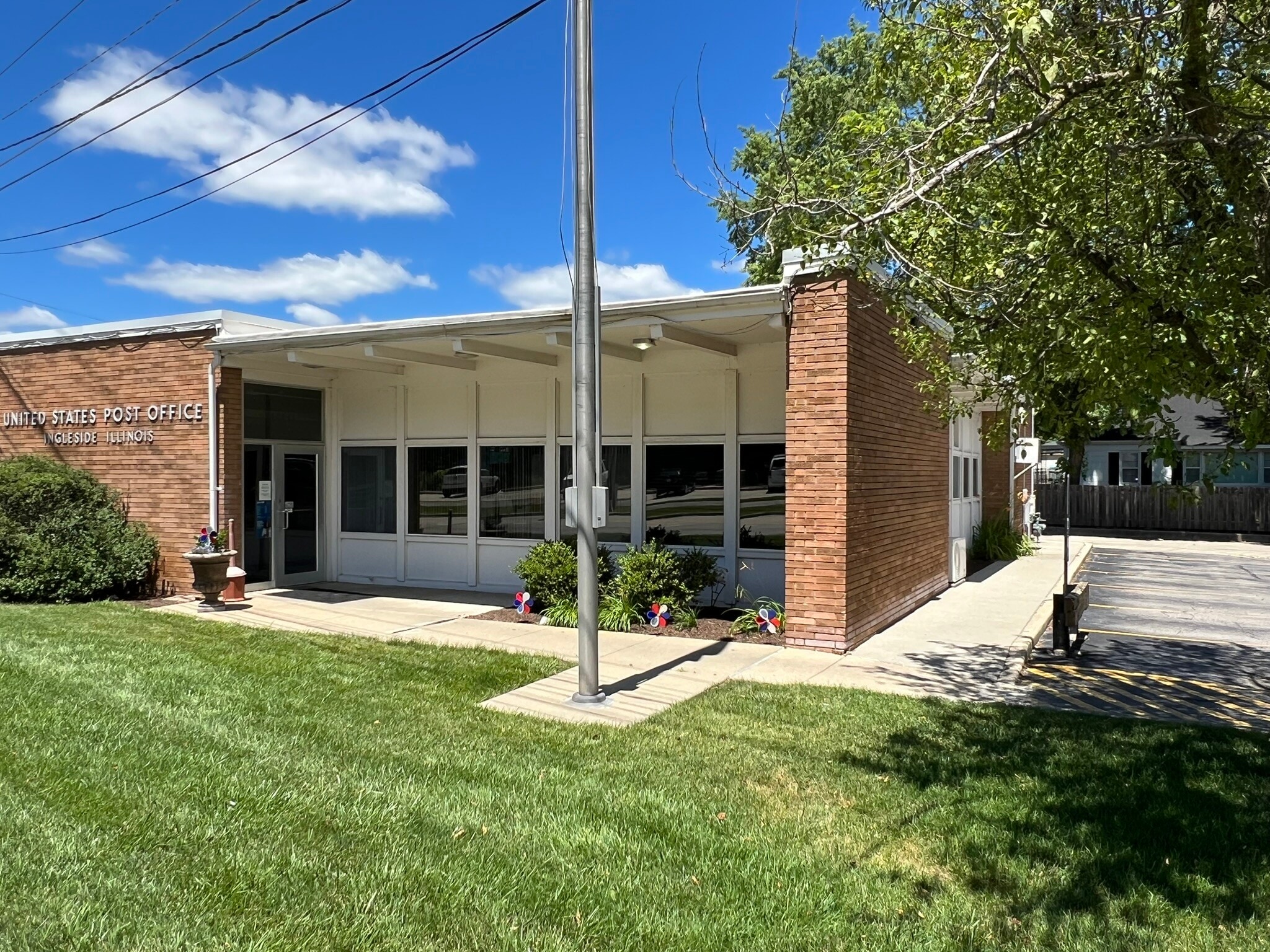 604 Rollins Rd, Ingleside, IL for sale Primary Photo- Image 1 of 1