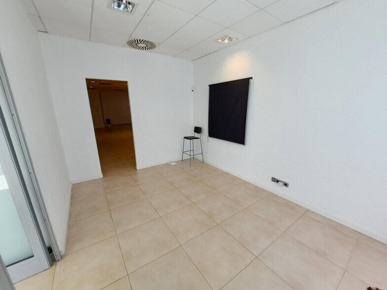 Retail in Carcaixent for sale - Building Photo - Image 2 of 11