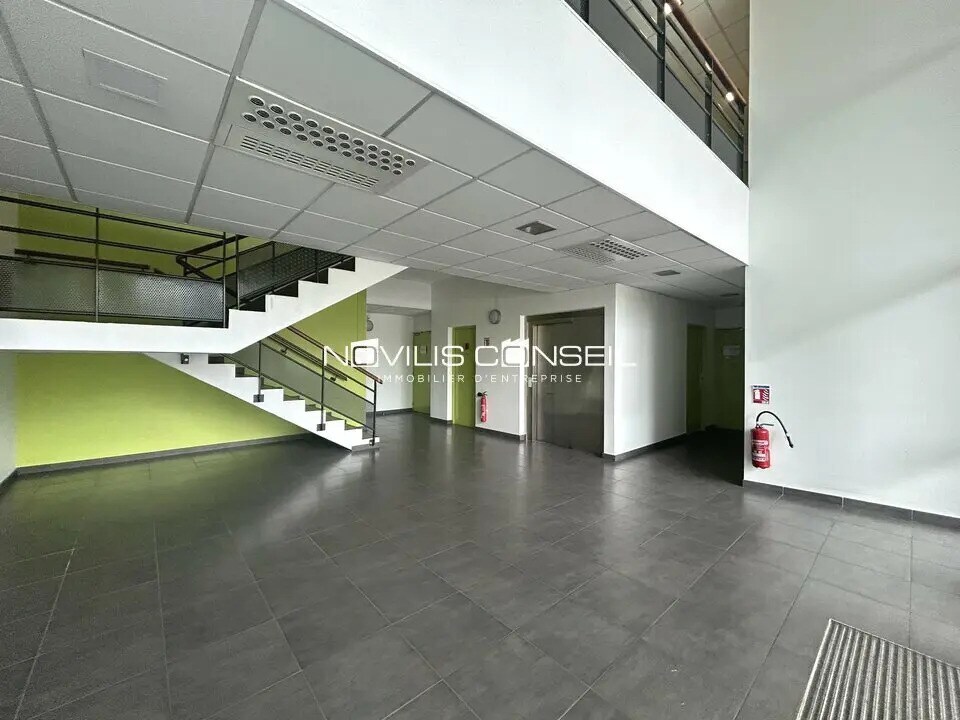 Office in Labège for lease Lobby- Image 1 of 7