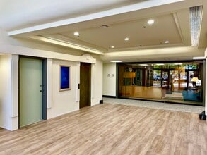 2605-2623 Thomas Dr, Panama City, FL for lease Lobby- Image 2 of 5