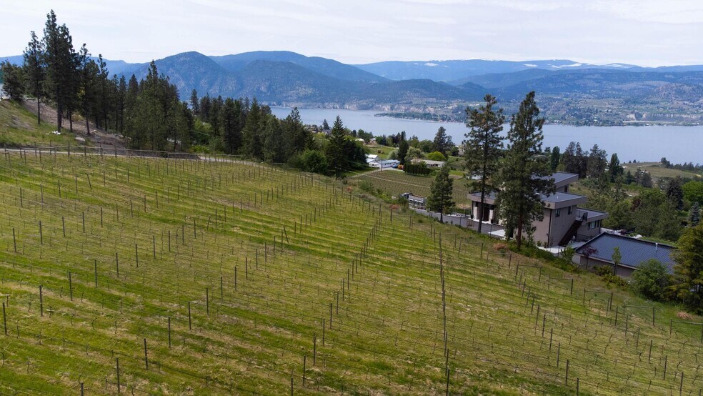 2864 Arawana Rd, Naramata, BC V0H 1N1