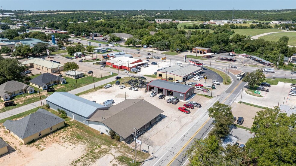 1409 NE Barnard St, Glen Rose, TX for sale - Building Photo - Image 3 of 31