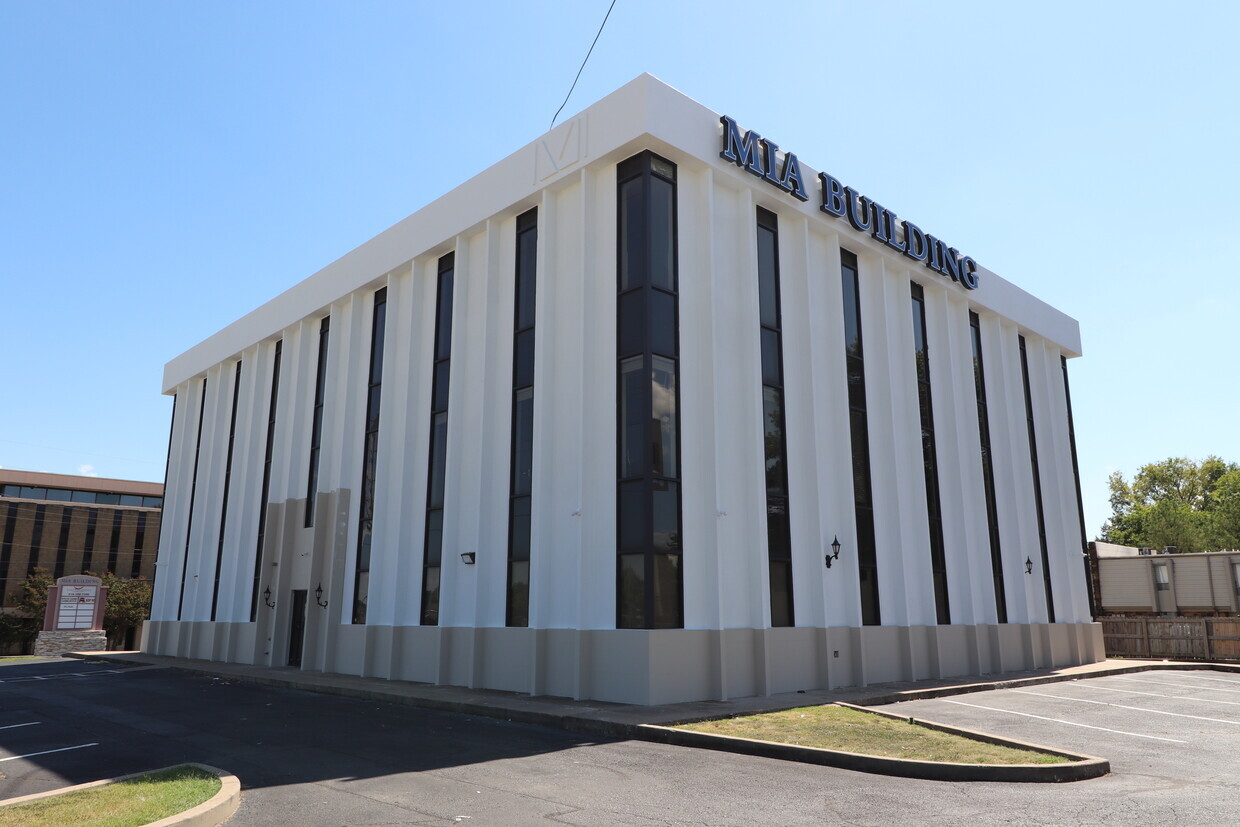 2816 E 51st St, Tulsa, OK for lease Building Photo- Image 1 of 7