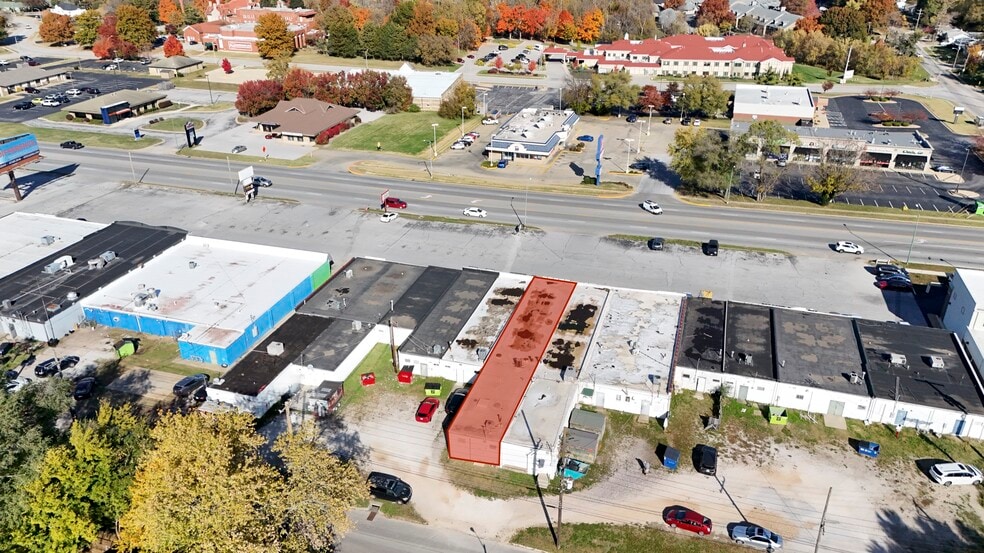 1332 W Sunshine St, Springfield, MO for sale - Building Photo - Image 3 of 8