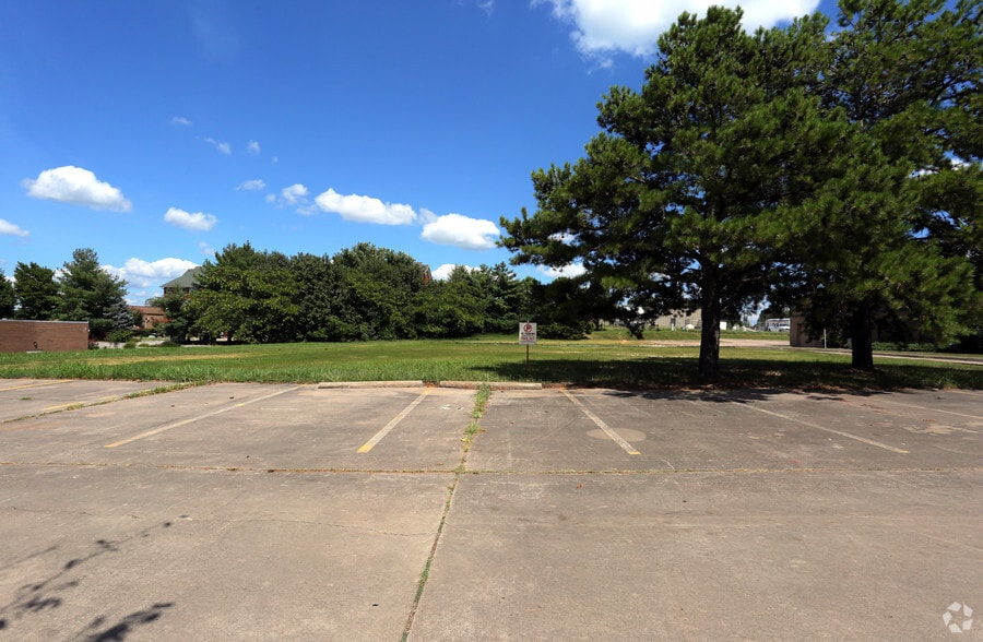 4261 Frontage Rd, Fayetteville, AR 72703