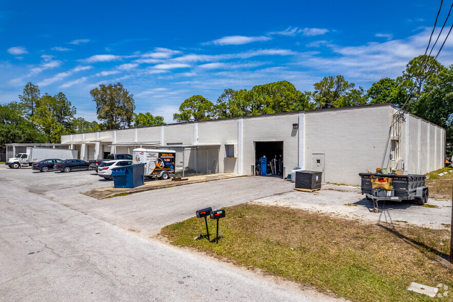 13733 W Rena Dr, Largo, FL for lease - Building Photo - Image 2 of 17