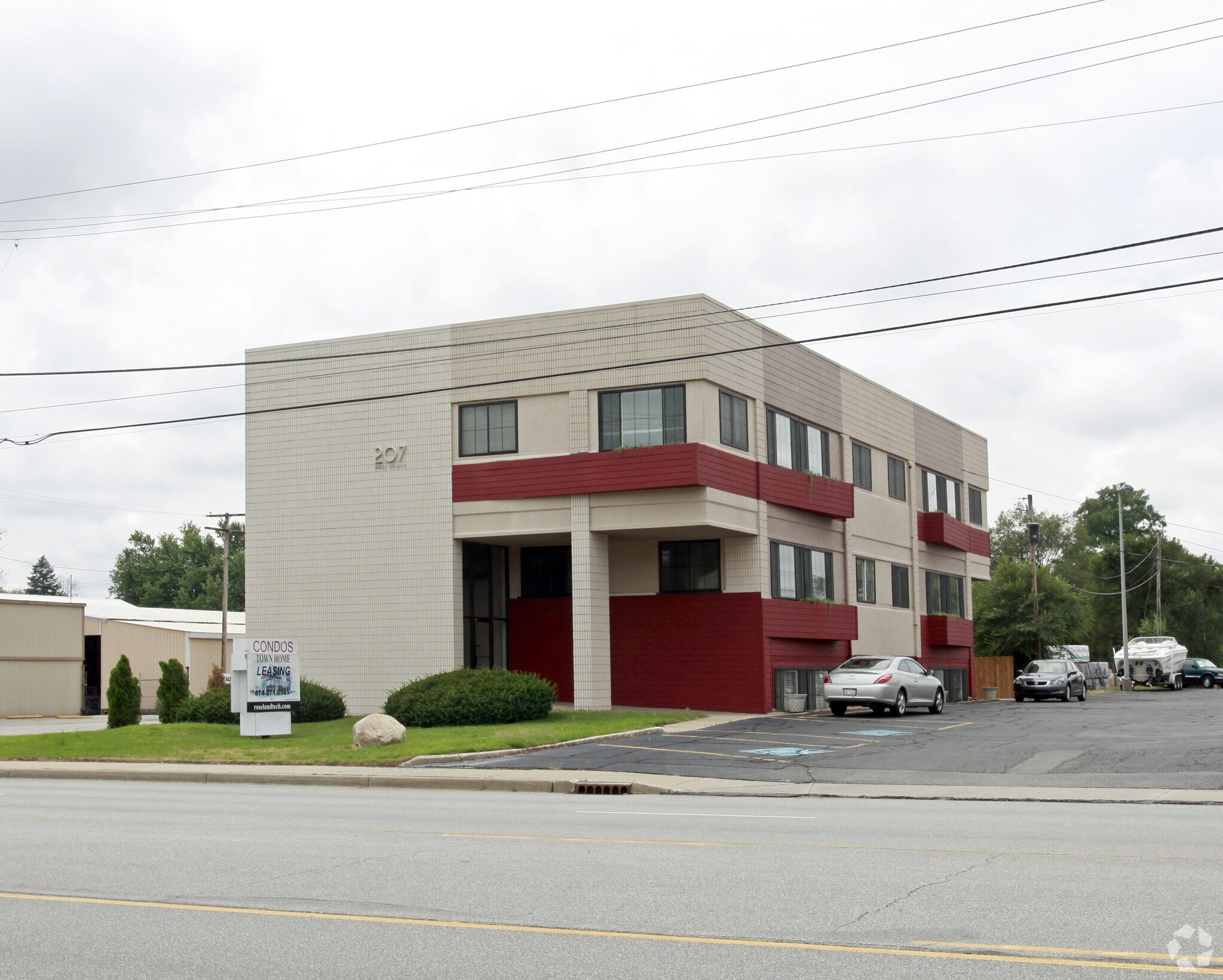 207 N Dixie Way, South Bend, IN for sale Primary Photo- Image 1 of 4