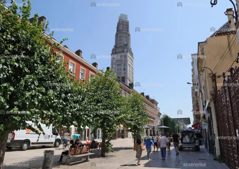 Office in Amiens for lease - Building Photo - Image 2 of 6