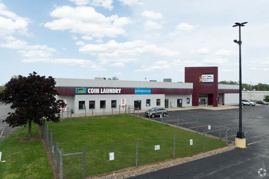 21639 Miles Rd, North Randall, OH for lease - Primary Photo - Image 1 of 5