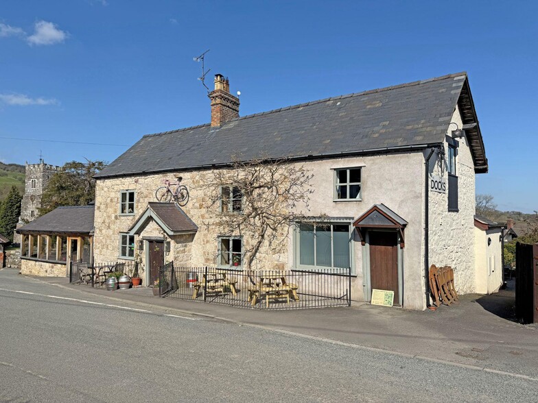4 The Terraces, Oswestry for sale - Primary Photo - Image 1 of 1