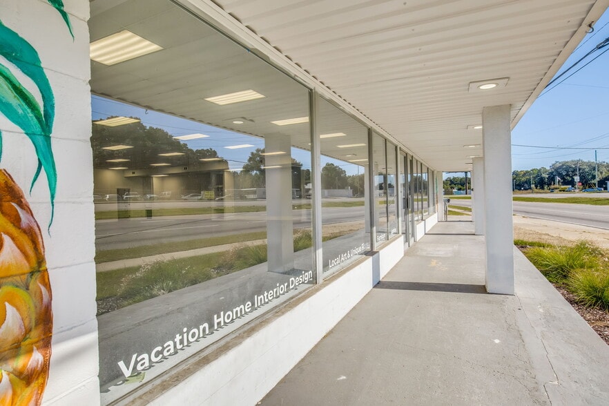 3624 W Fairfield Dr, Pensacola, FL for lease - Building Photo - Image 2 of 10