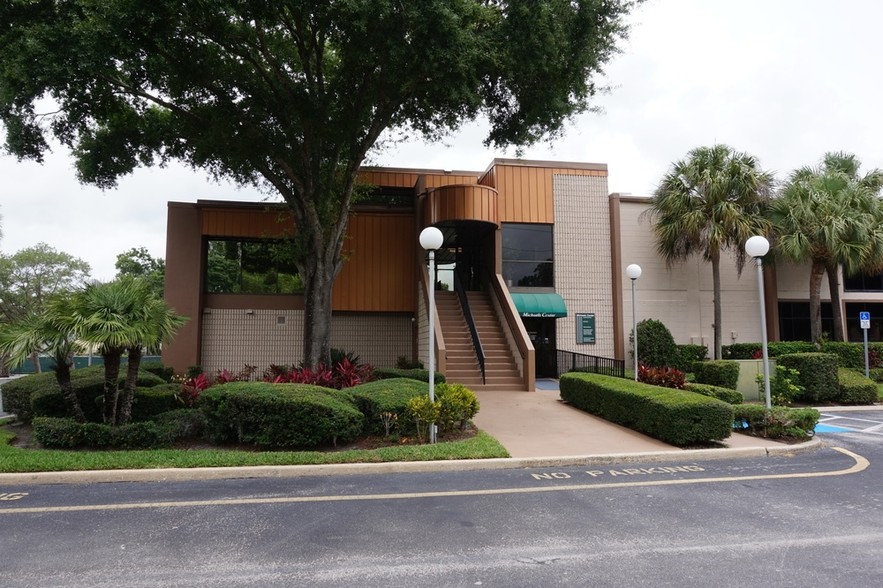 7815 N Dale Mabry Hwy, Tampa, FL for lease - Building Photo - Image 1 of 6