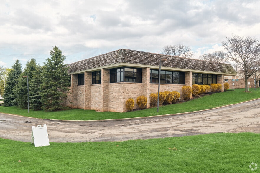 2225-2275 S Clinton Ave, Rochester, NY for lease - Building Photo - Image 2 of 9