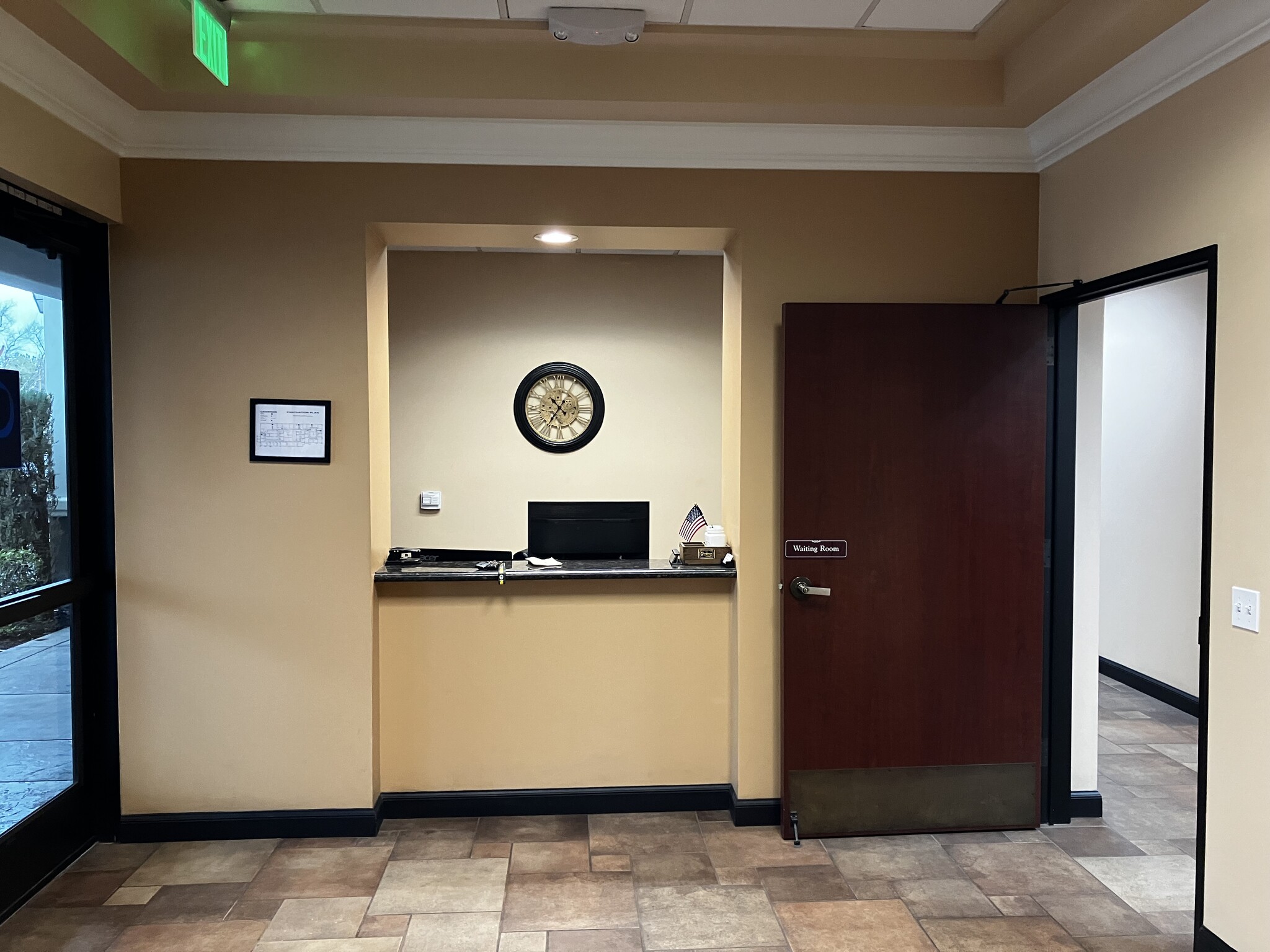 9450 Ming Ave, Bakersfield, CA for lease Interior Photo- Image 1 of 8