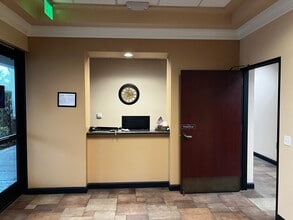 9450 Ming Ave, Bakersfield, CA for lease Interior Photo- Image 1 of 8