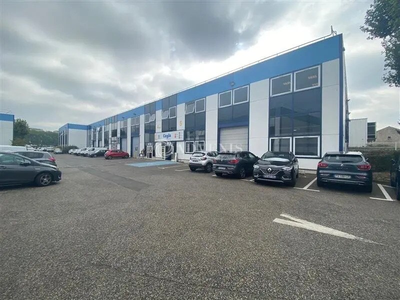 Flex in Vitry-sur-Seine for lease Building Photo- Image 1 of 7