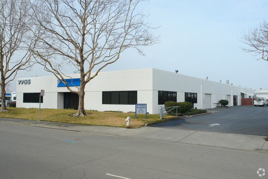 7755 Pardee Ln, Oakland, CA for lease - Building Photo - Image 3 of 5