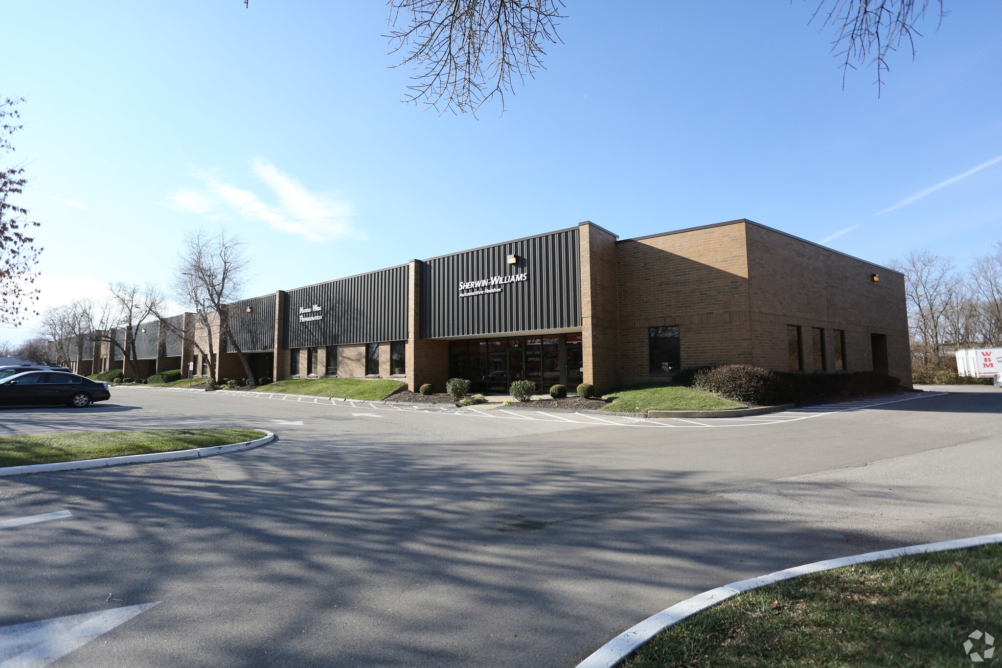 221-239 Millwell Dr, Maryland Heights, MO for lease Building Photo- Image 1 of 14