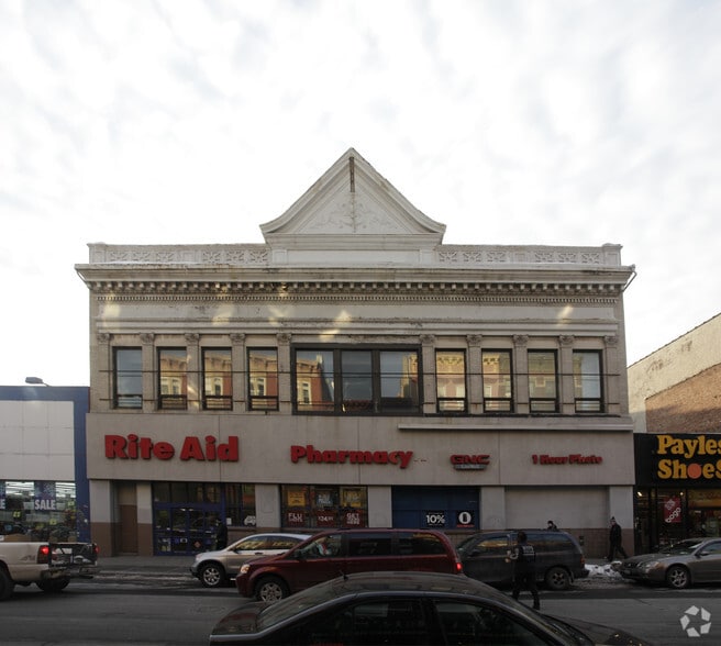 783 Manhattan Ave, Brooklyn, NY for lease - Building Photo - Image 2 of 2