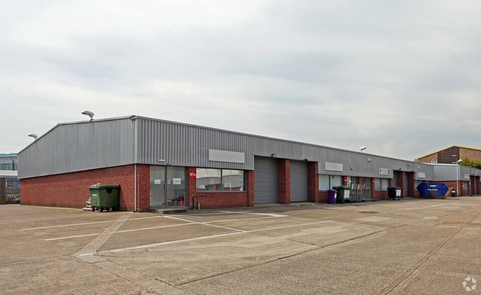 87C Whitby Rd, Slough for lease - Primary Photo - Image 1 of 9