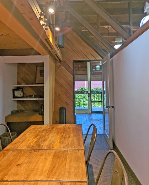 829 De la Vina St, Santa Barbara, CA for lease - Interior Photo - Image 2 of 9