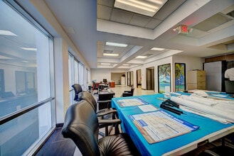 301 Arthur Godfrey Rd, Miami Beach, FL for lease Interior Photo- Image 2 of 8