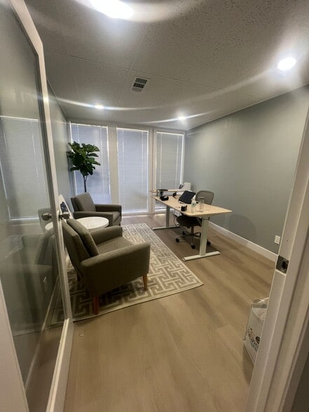 1504 Brookhollow Dr, Santa Ana, CA for lease - Building Photo - Image 2 of 9