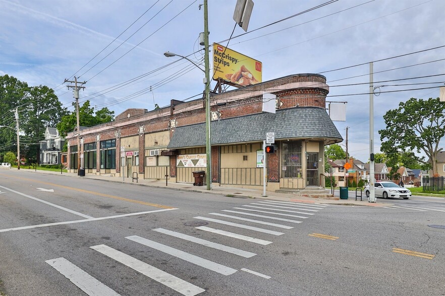 3235-3245 Woodburn Ave, Cincinnati, OH for sale - Building Photo - Image 1 of 26