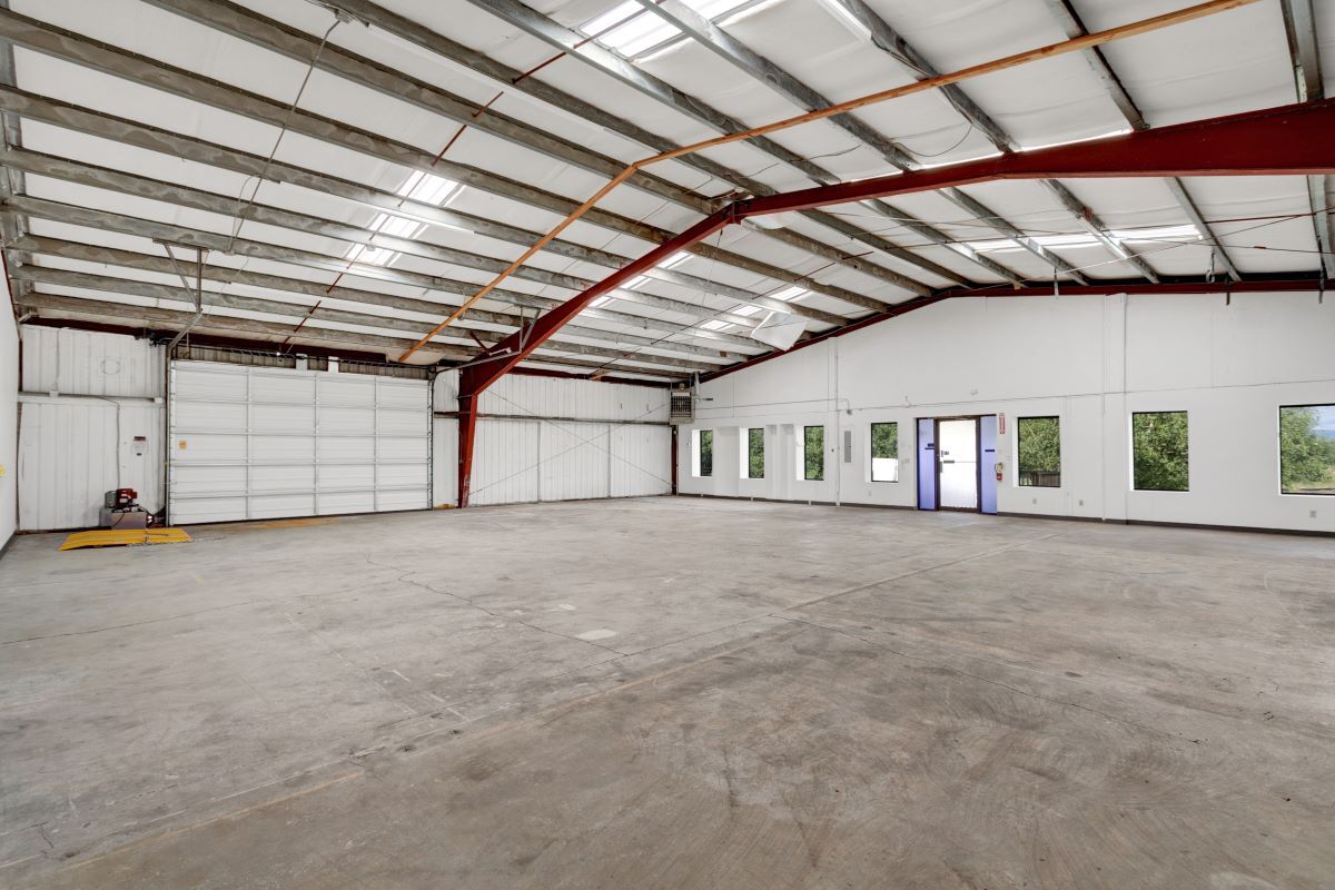 2200 Three Lakes Rd SE, Albany, OR for lease Building Photo- Image 1 of 18