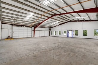 2200 Three Lakes Rd SE, Albany, OR for lease Building Photo- Image 1 of 18