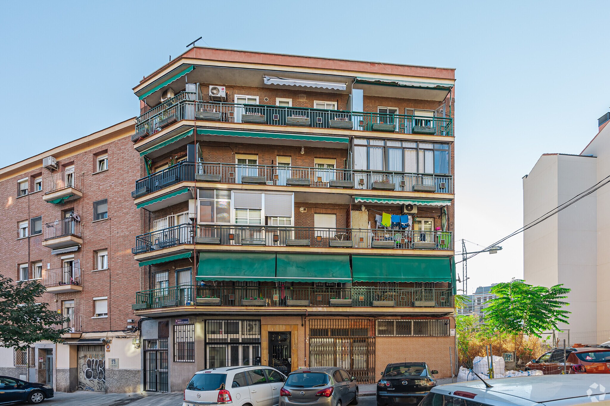 Calle Duquesa de Tamames, 1, Madrid, Madrid for sale Primary Photo- Image 1 of 1