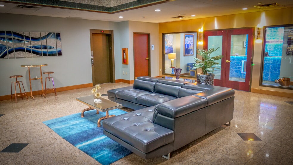 190 Bilmar Dr, Pittsburgh, PA for lease - Interior Photo - Image 2 of 14