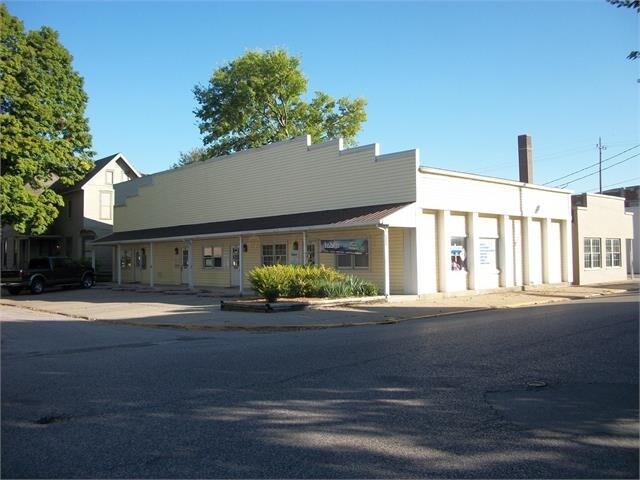 624 Broadway, Vincennes, IN for sale - Building Photo - Image 1 of 1