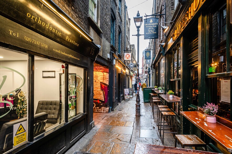 1-3 Artillery Passage, London for lease - Interior Photo - Image 2 of 11