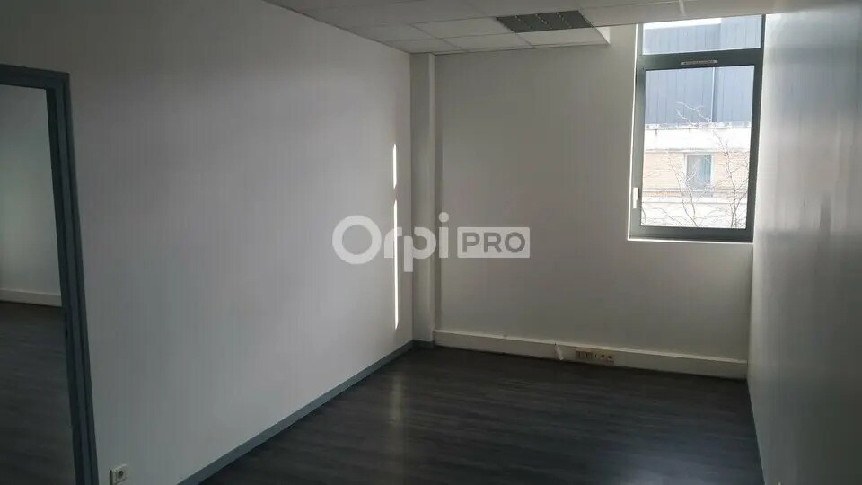 Office in Reims for lease - Interior Photo - Image 2 of 5