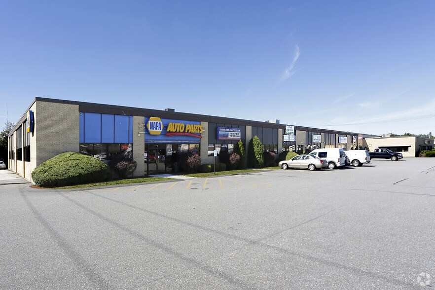 22 Manchester Rd, Derry, NH 03038