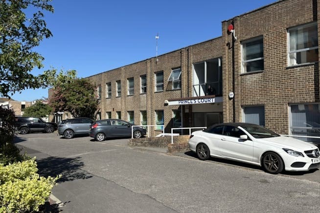 1-6 Princes Rd, Ferndown for lease - Building Photo - Image 2 of 2