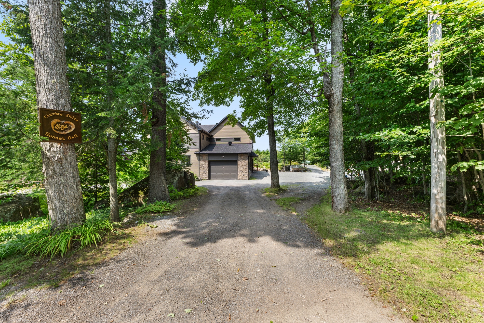 57 Rue Allan, Brownsburg-chatham, QC for sale Primary Photo- Image 1 of 68