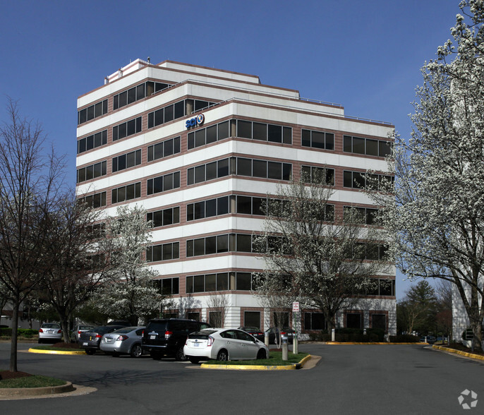 7918 Jones Branch Dr, McLean, VA for lease - Building Photo - Image 1 of 50