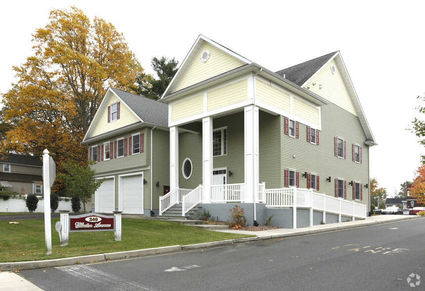 249 Clinton Ave, Toms River, NJ for lease - Primary Photo - Image 1 of 5