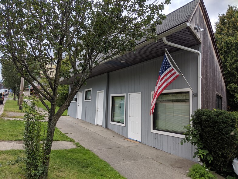 707-709 N Main St, Jamestown, NY for sale - Building Photo - Image 1 of 1