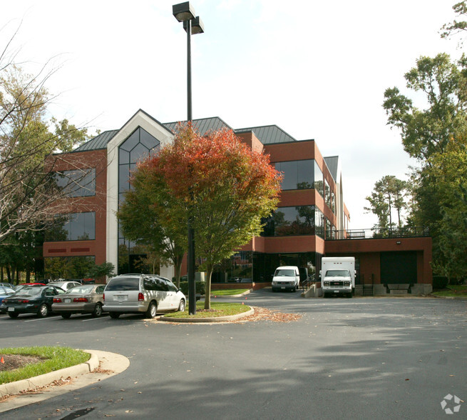 111 Cybernetics Way, Yorktown, VA for lease - Building Photo - Image 3 of 23