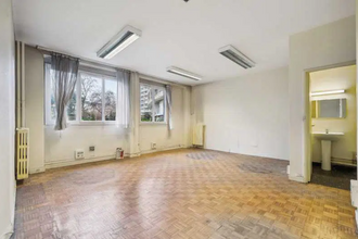 Office in Paris for lease Interior Photo- Image 1 of 7