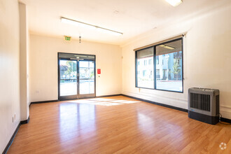 3700 E 12th St, Oakland, CA for lease Interior Photo- Image 2 of 6