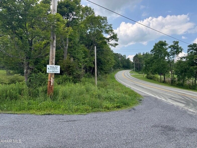 720 Ridge Rd, Fallentimber, PA for sale - Primary Photo - Image 1 of 4