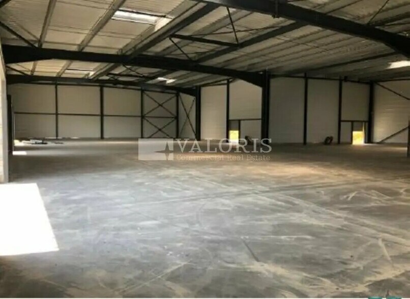 Retail in Anse for sale - Building Photo - Image 3 of 6