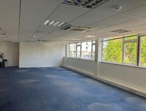 43-57 London Rd, Twickenham for lease Interior Photo- Image 2 of 3