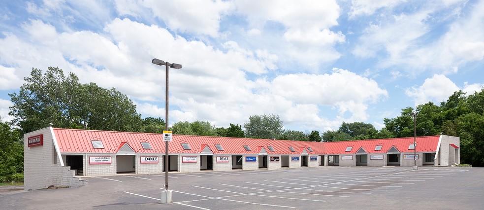 634-680 Maple Hill Dr, Kalamazoo, MI for lease - Building Photo - Image 1 of 1