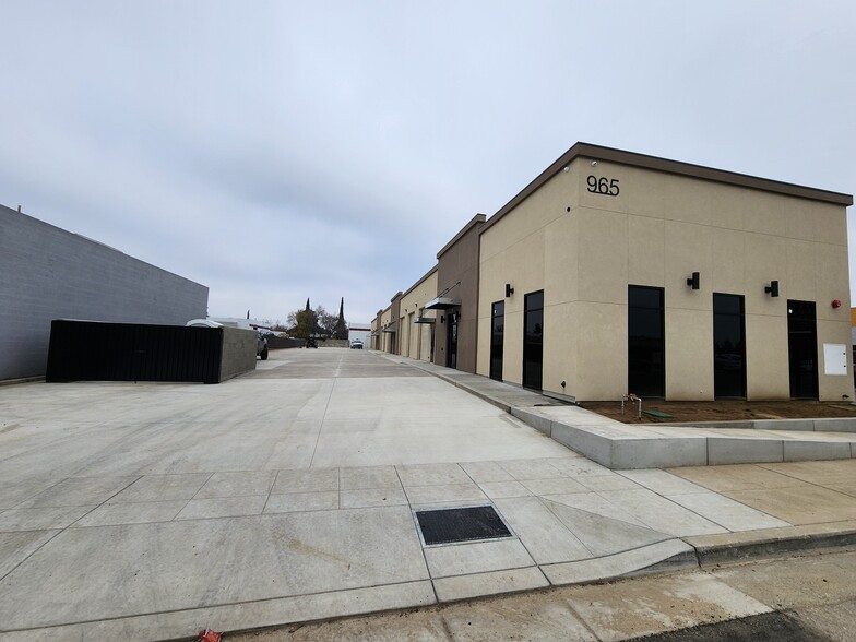 965 Barstow Ave, Clovis, CA for lease - Building Photo - Image 2 of 9